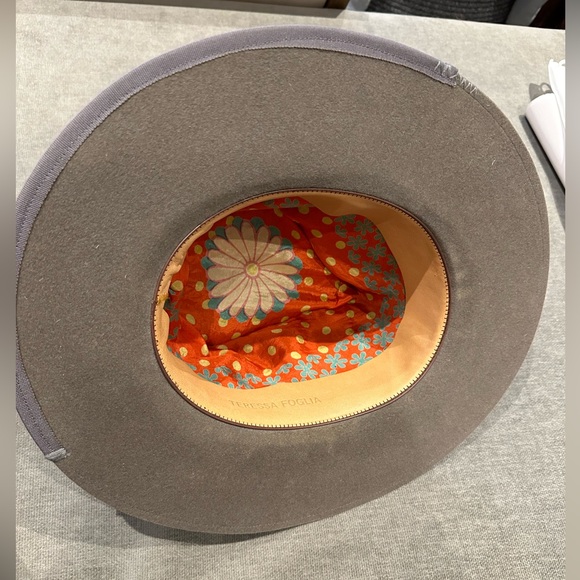 Teressa Foglia Hat - Picture 4 of 7